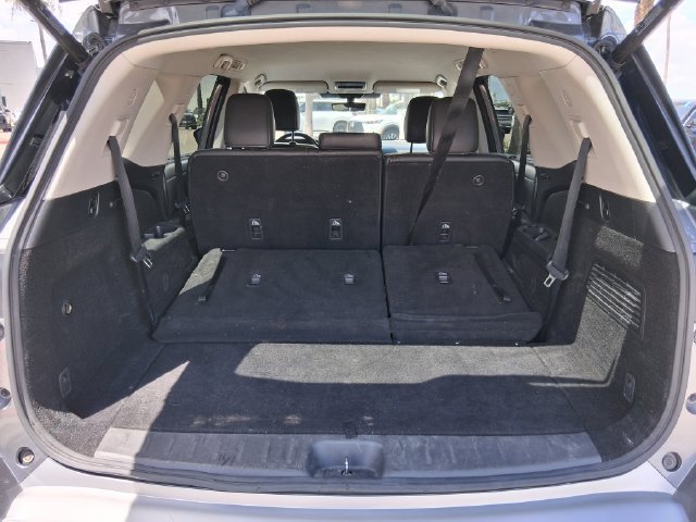 Used 2023 Nissan Pathfinder SL w/ Black Appearance Package FWD image 6
