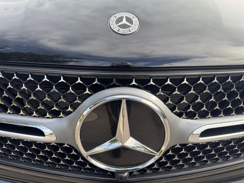 Used 2026 Mercedes-Benz GLC 300 4MATIC image 9