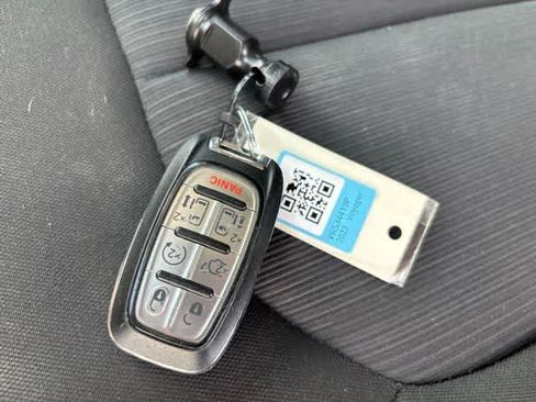 Used 2023 Chrysler Voyager LX FWD image 24