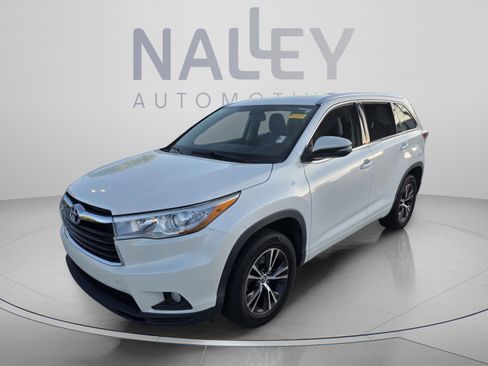 Used 2016 Toyota Highlander XLE image 1