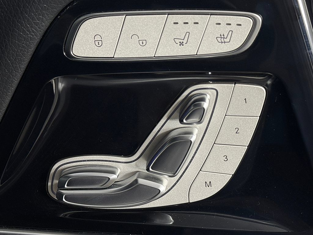 Used 2021 Mercedes-Benz G 63 AMG 4MATIC w/ Seat Comfort Package image 34