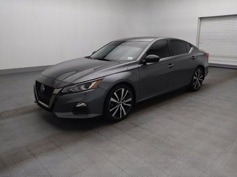Used 2020 Nissan Altima 2.5 SR FWD image 2
