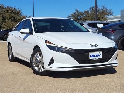 Used 2023 Hyundai Elantra SEL w/ Convenience Package