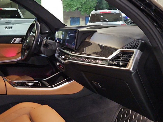 Used 2024 BMW X5 sDrive40i w/ M Sport Package RWD image 17
