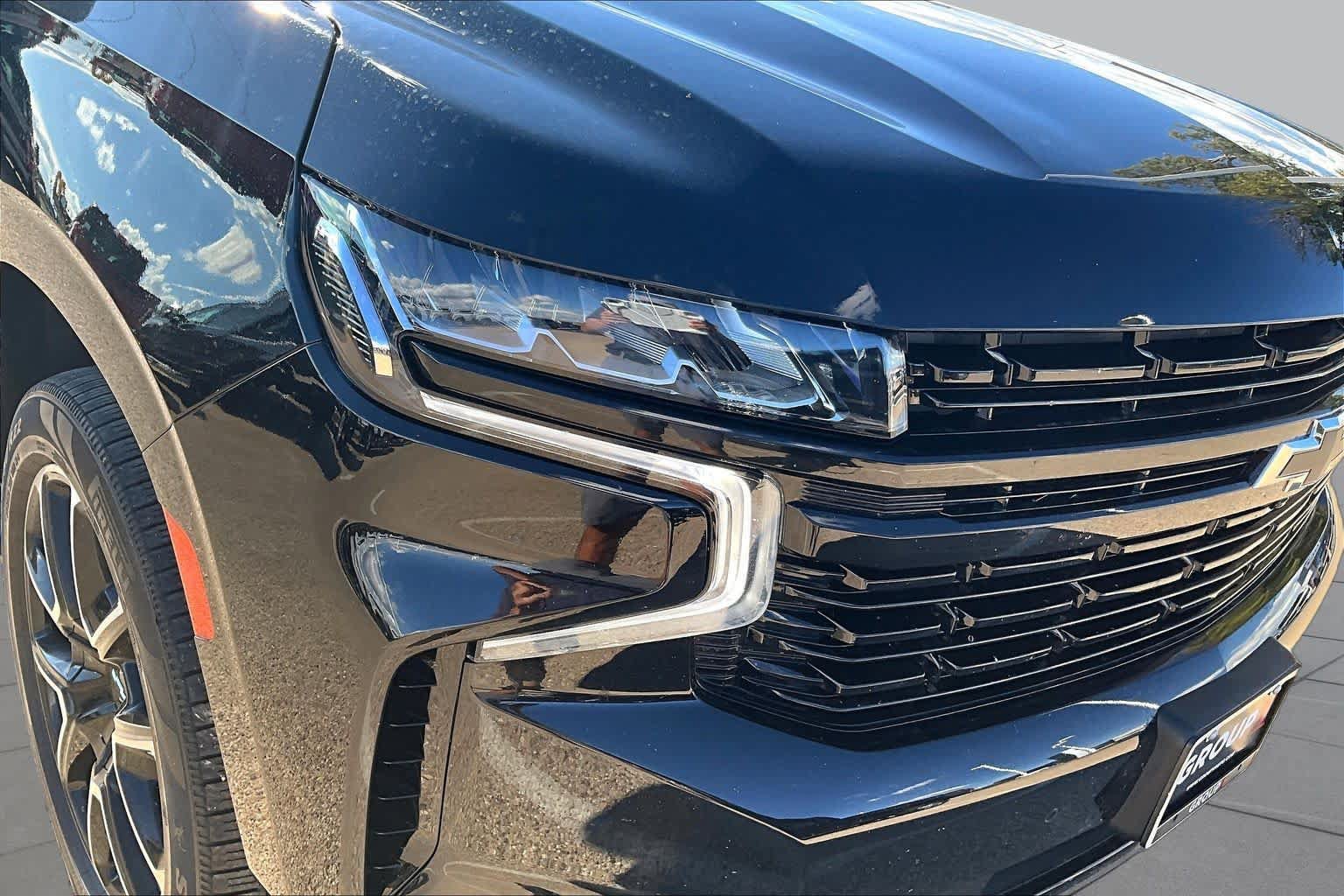 Used 2023 Chevrolet Suburban RST w/ Luxury Package AWD/4WD image 36