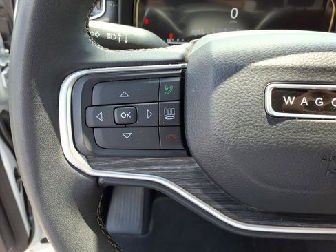 Used 2024 Jeep Wagoneer Series II AWD/4WD image 18