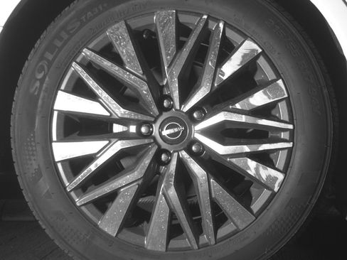 Used 2025 Nissan Altima 2.5 SV FWD image 15