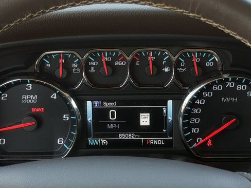 Used 2018 Chevrolet Silverado 1500 LT w/ Texas Edition RWD image 17