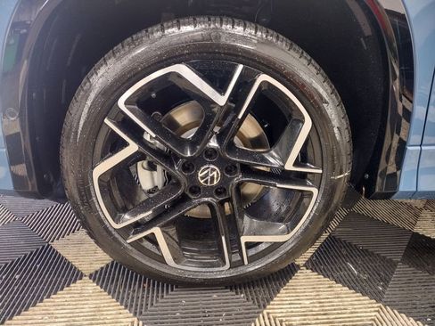 New 2026 Volkswagen Tiguan SEL R-Line image 5