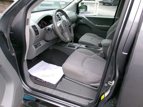 Used 2019 Nissan Frontier SV AWD/4WD image 12