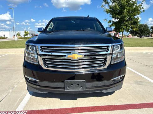Used 2017 Chevrolet Suburban Premier image 2