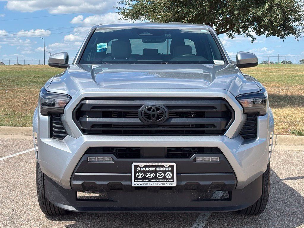 Used 2026 Toyota Tacoma SR5 AWD/4WD image 3