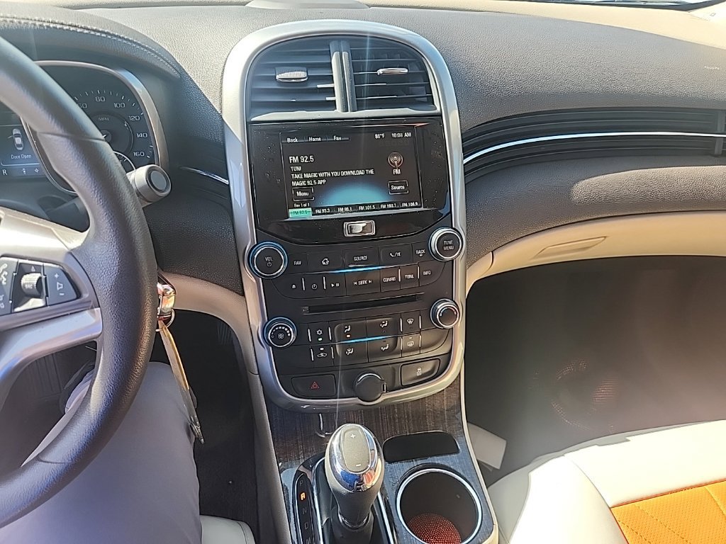 Used 2015 Chevrolet Malibu LT FWD image 24