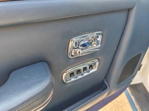 Used 1989 Rolls-Royce Silver Spur image 13