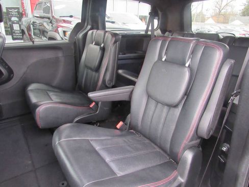 Used 2017 Dodge Grand Caravan GT image 21