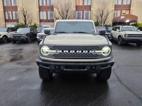 New 2025 Ford Bronco Badlands AWD/4WD image 2
