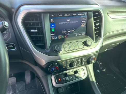 Used 2021 GMC Acadia SLT image 16