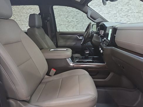 Used 2022 GMC Sierra 1500 SLT image 11