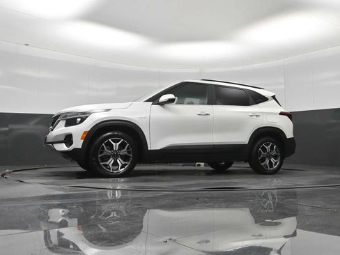 Used 2023 Kia Seltos EX AWD/4WD image 21