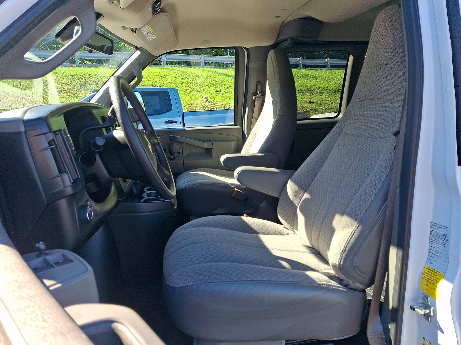 Used 2025 Chevrolet Express 3500 LT w/ LT Preferred Equipment Group RWD image 14