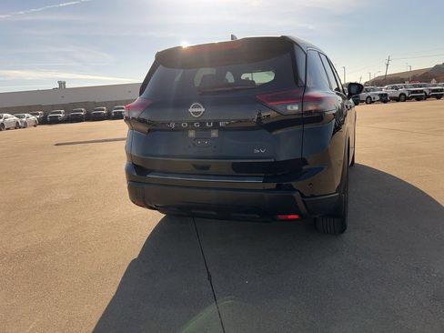 Certified 2024 Nissan Rogue SV image 10