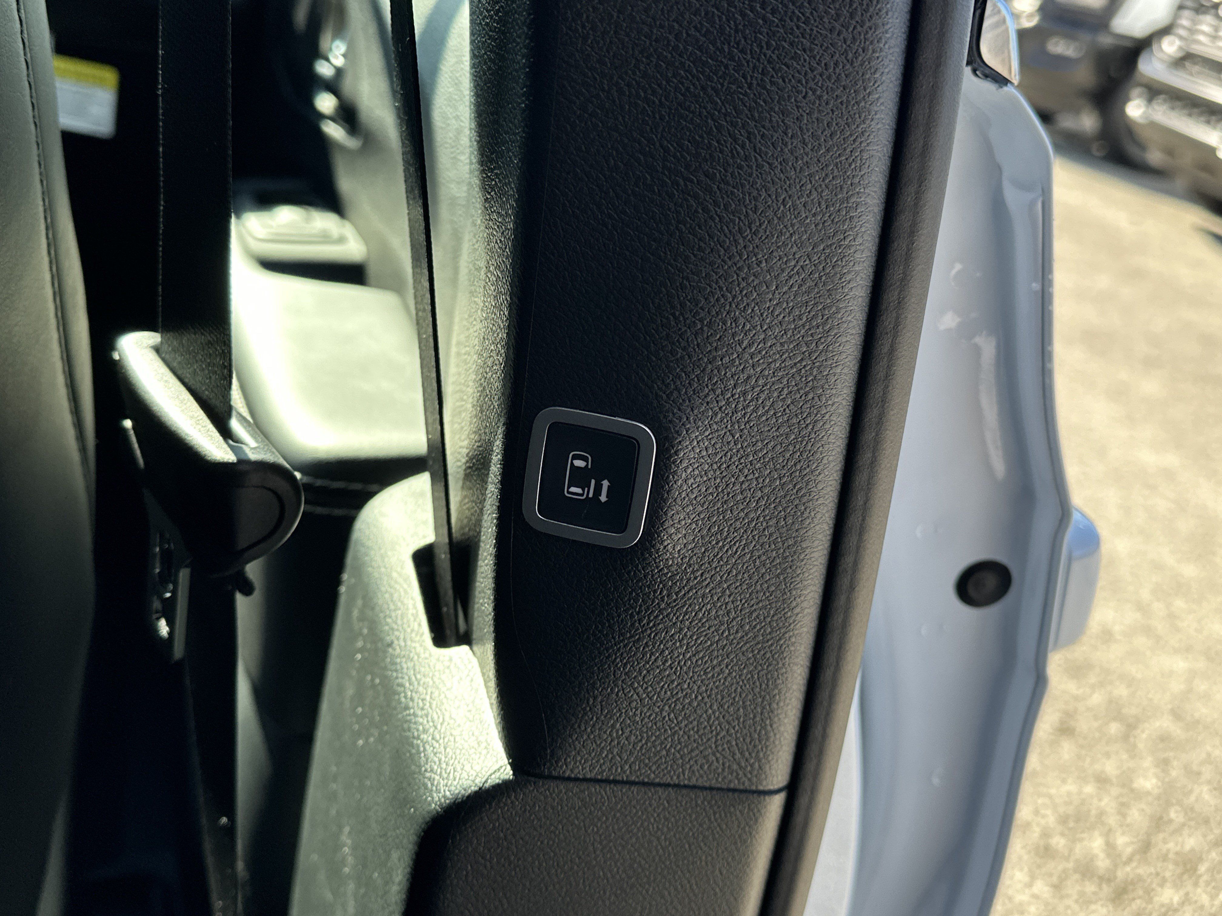New 2026 Chrysler Pacifica Select FWD image 18