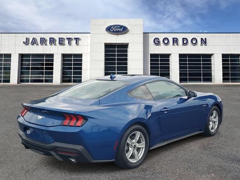 Used 2024 Ford Mustang Coupe RWD image 4