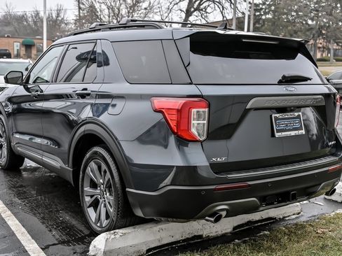 Used 2023 Ford Explorer XLT w/ Equipment Group 202A image 6