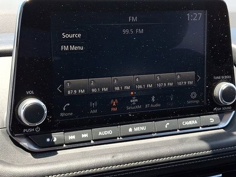 Used 2025 Nissan Rogue SV AWD/4WD image 16
