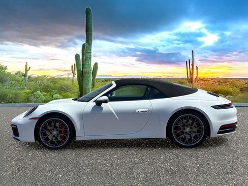 Used 2021 Porsche 911 Carrera S RWD image 3