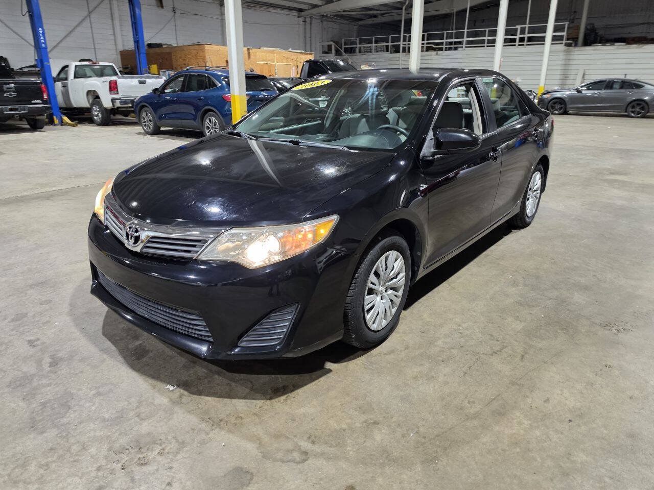 Used 2013 Toyota Camry FWD image 2