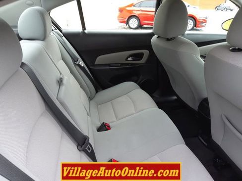 Used 2014 Chevrolet Cruze LT image 32