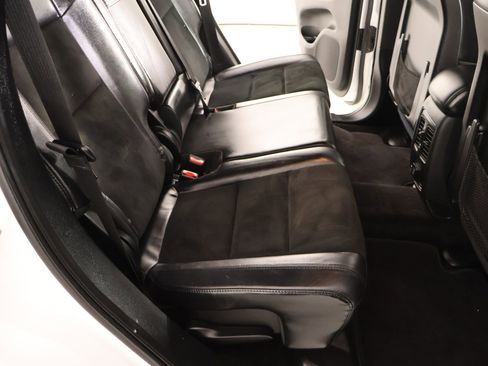 Used 2018 Jeep Grand Cherokee Altitude image 15