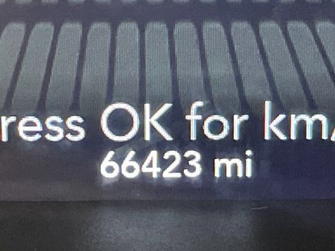 Used 2017 Dodge Challenger SXT Plus image 18