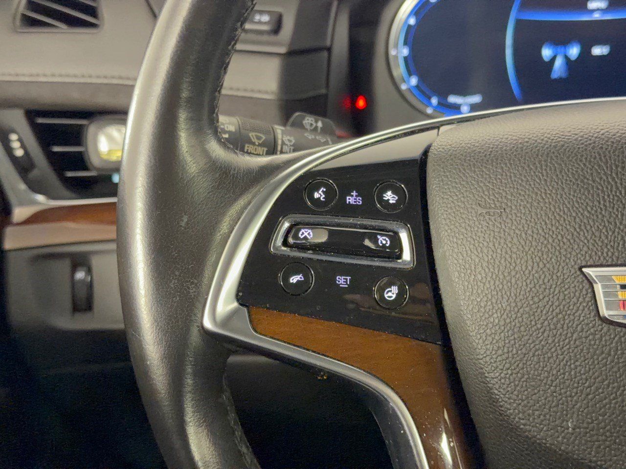 Used 2016 Cadillac Escalade ESV Premium RWD image 18