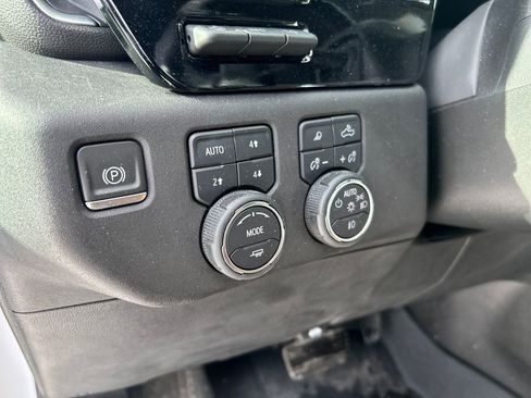 Used 2024 Chevrolet Silverado 1500 High Country image 35