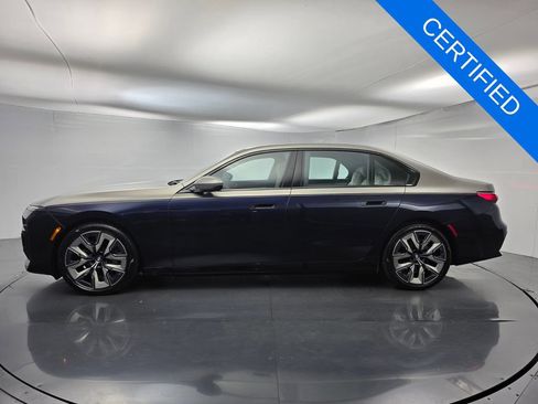 Certified 2023 BMW i7 xDrive60 AWD/4WD image 7