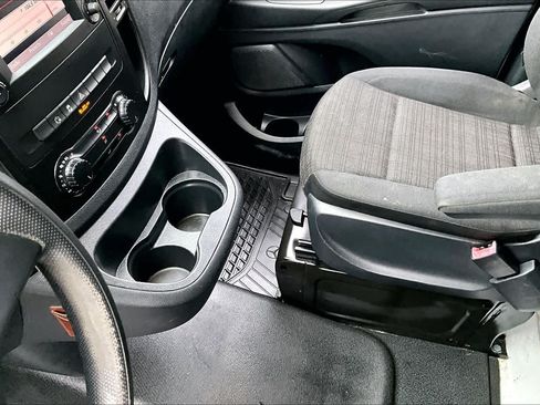 Used 2018 Mercedes-Benz Metris image 16