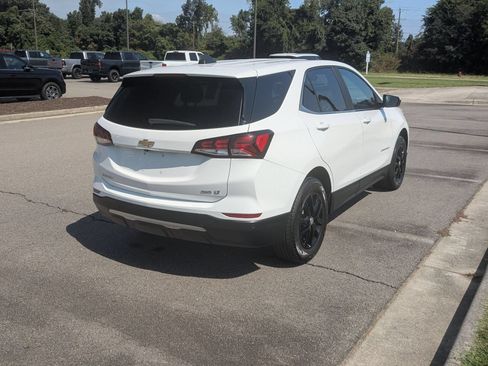 Used 2024 Chevrolet Equinox LT AWD/4WD image 3