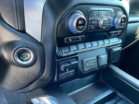 Used 2020 GMC Sierra 1500 Elevation w/ Elevation Value Package image 23