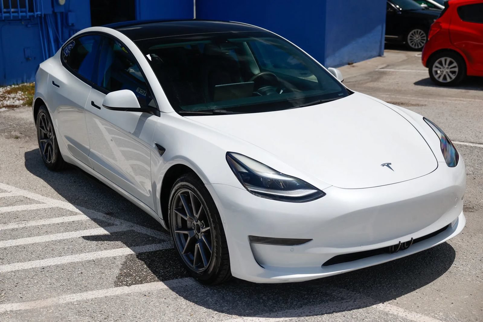 Used 2021 Tesla Model 3 Standard Range Plus RWD image 9