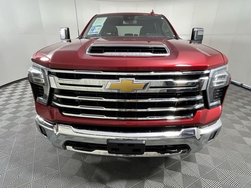 Used 2025 Chevrolet Silverado 3500 LTZ image 8