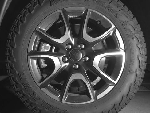 Used 2025 Jeep Compass Trailhawk AWD/4WD image 12