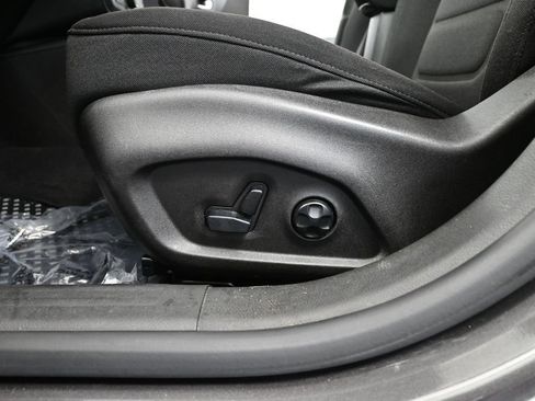 Used 2021 Jeep Renegade Latitude w/ Convenience Group AWD/4WD image 16