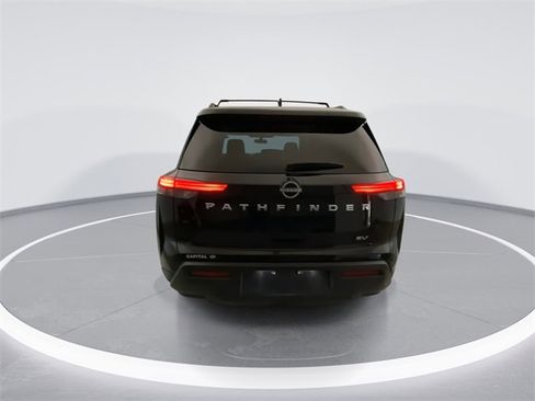 Used 2022 Nissan Pathfinder SV image 3
