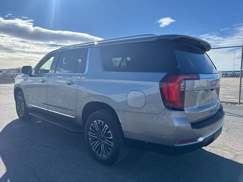 Used 2025 GMC Yukon XL Elevation image 4