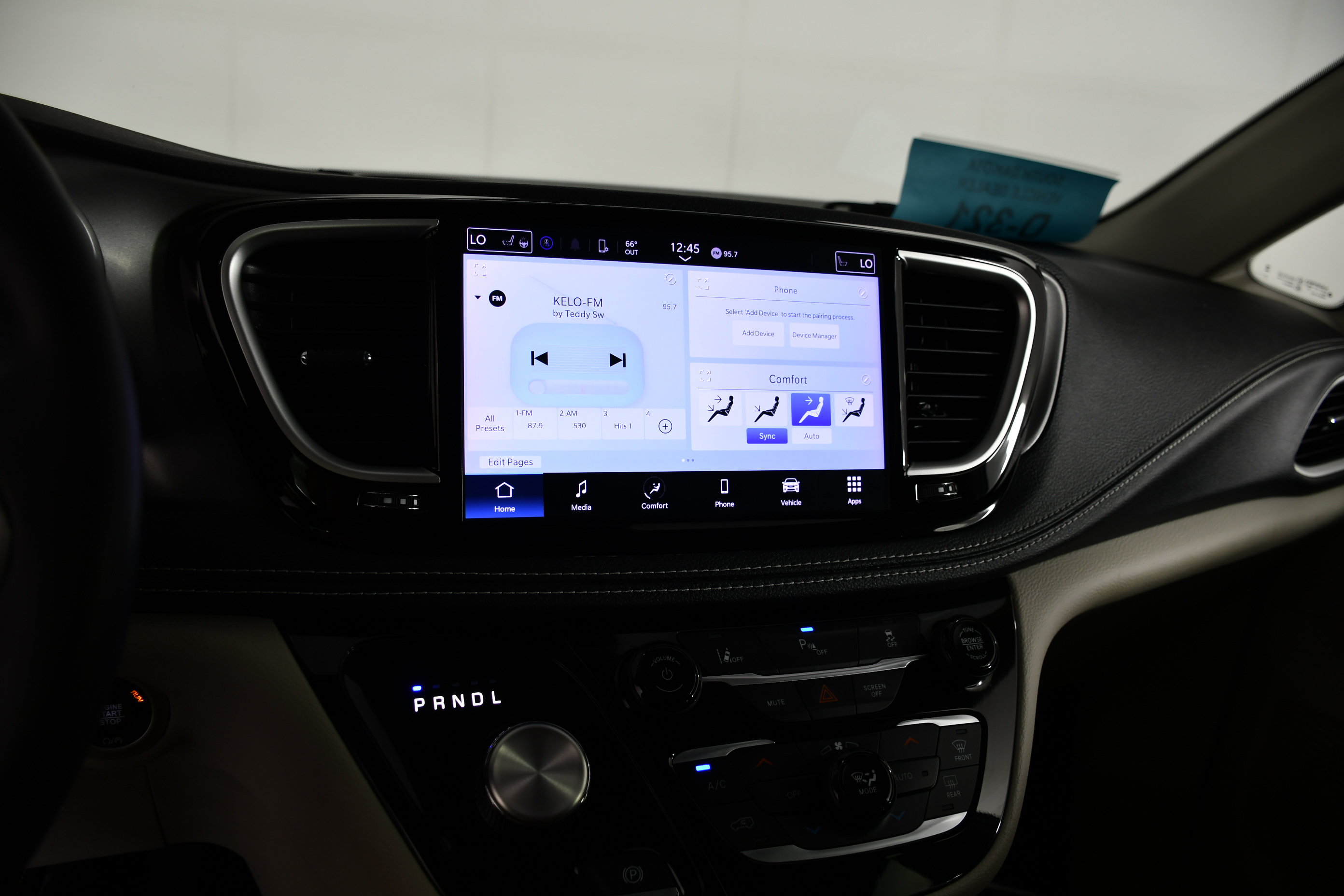 Used 2023 Chrysler Pacifica Touring-L FWD image 26