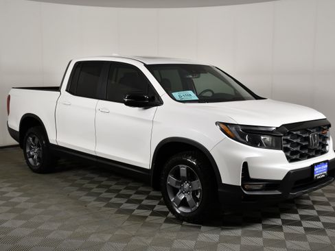 Used 2024 Honda Ridgeline TrailSport image 4