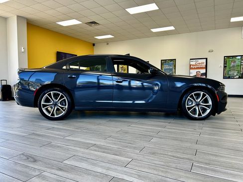 Used 2016 Dodge Charger R/T w/ Plus Group image 4
