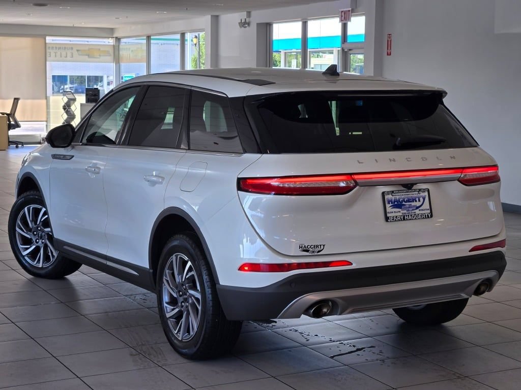 Used 2023 Lincoln Corsair AWD image 16